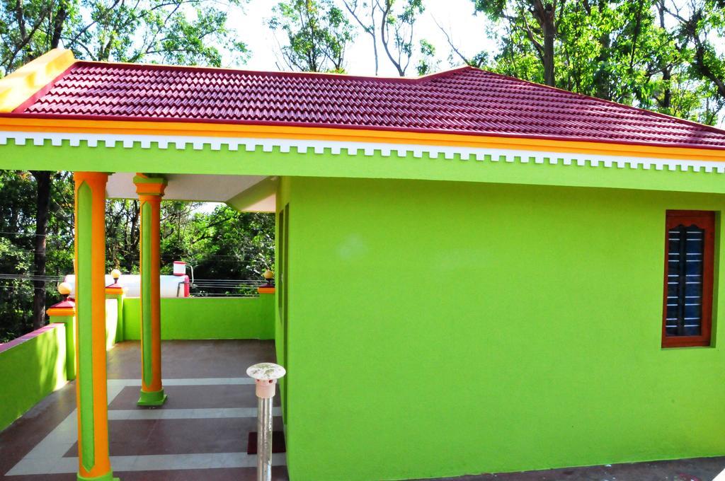 Akashadeepa Homestay マディケーリ エクステリア 写真