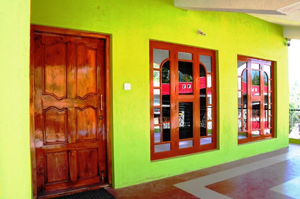 Akashadeepa Homestay マディケーリ エクステリア 写真